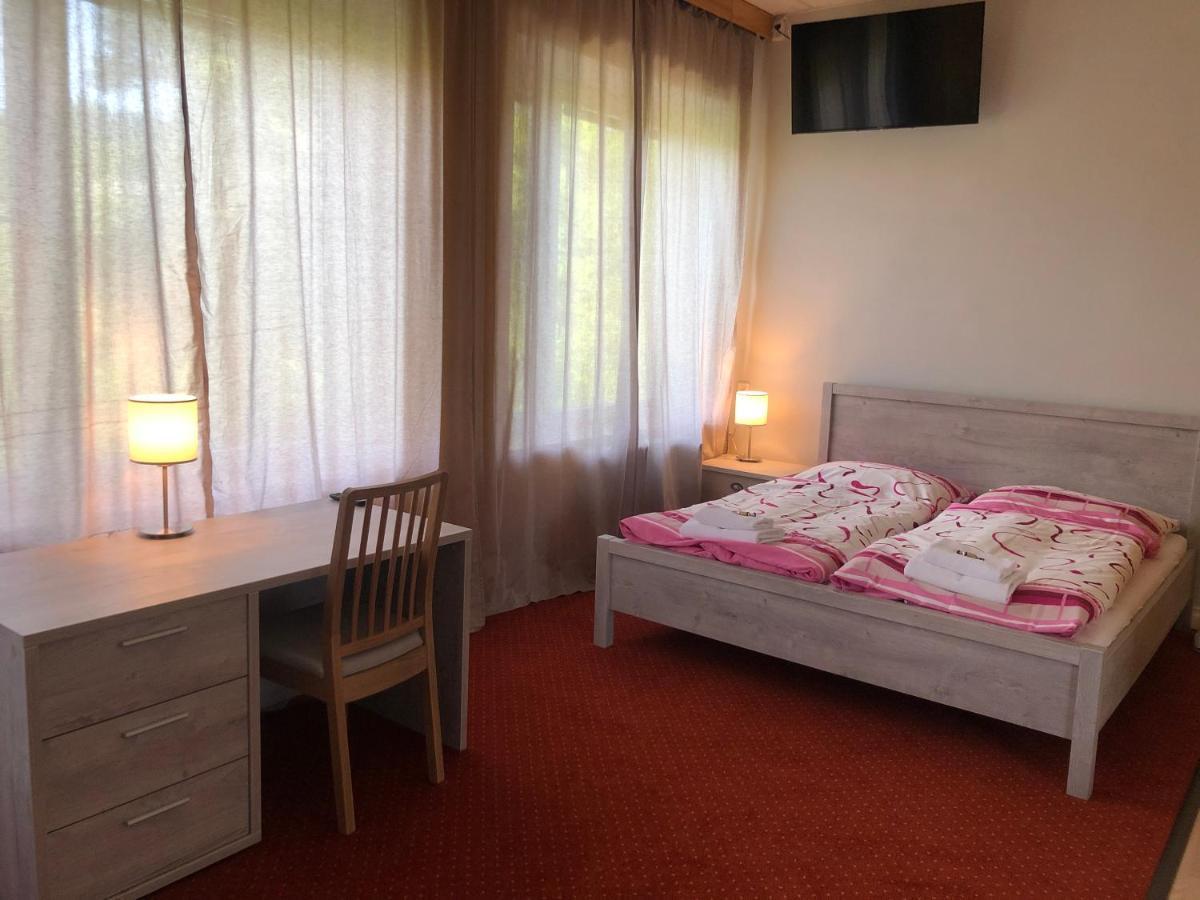 Dnm Inn Korycany 外观 照片