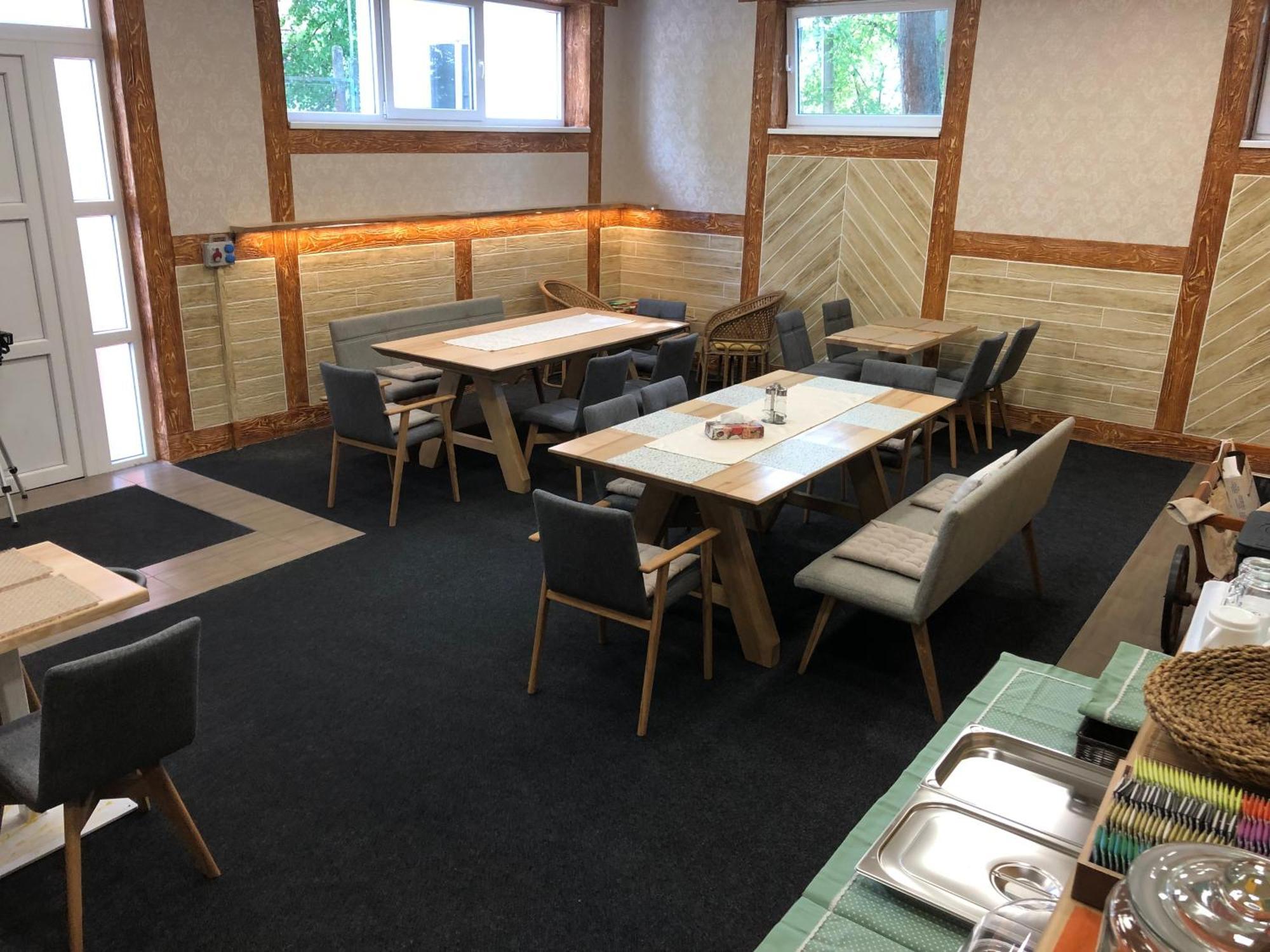 Dnm Inn Korycany 外观 照片