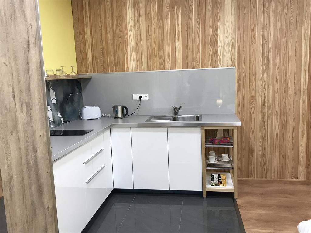 Dnm Inn Korycany 外观 照片