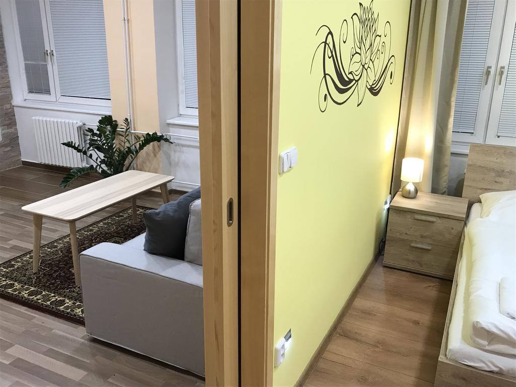 Dnm Inn Korycany 外观 照片