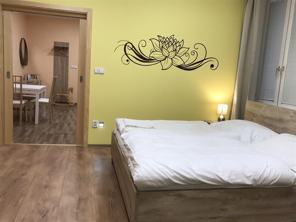 Dnm Inn Korycany 外观 照片