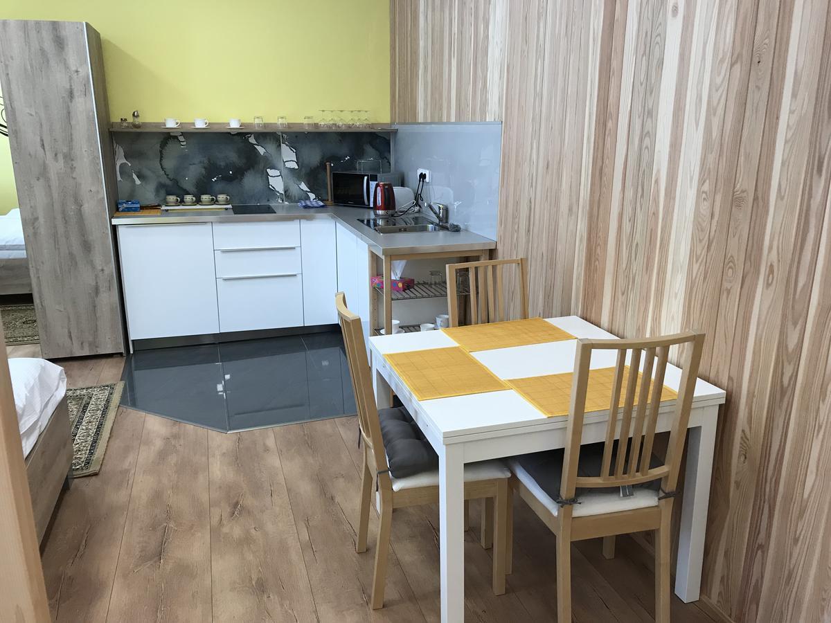Dnm Inn Korycany 外观 照片